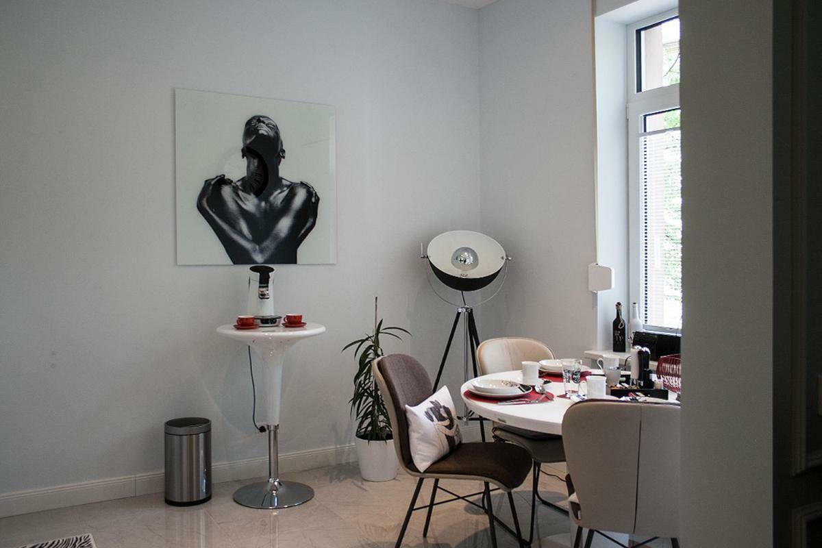 Altbauwohnung Im Herzen Von Karlsruhe Bagian luar foto